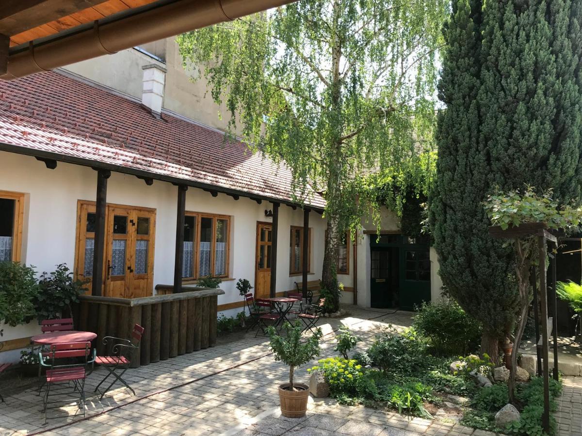 Scheinerhaus Laa an der Thaya Exterior foto